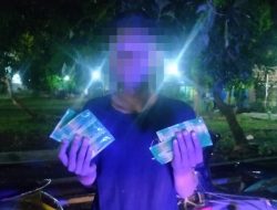 Patroli Malam, Polisi Temukan Puluhan Komix di Jok Motor