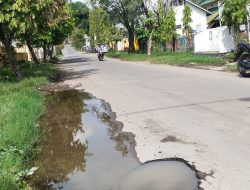 Curhat Kepala SMKN 1 Sumbawa Tentang Selokan Depan Sekolahnya 