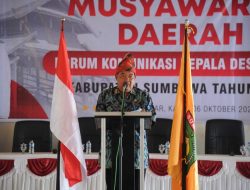 Bupati Sumbawa Ingatkan Kades Taat Hukum    