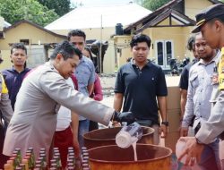 Polres Sumbawa Musnahkan Shabu dan 731 Botol Miras Hasil Pengungkapan Tahun 2022 