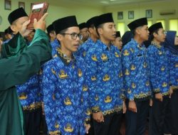 Bupati Sumbawa Lantik 130 Nakes dan 73 Tenaga Teknis Jadi PNS 