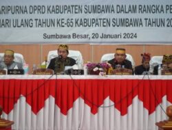 Di HUT Kabupaten Sumbawa, DPRD Beri Penghargaan Kepada Kontributor Pembangunan SDM    