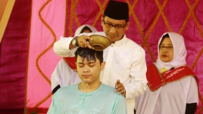 Sucikan Diri, Putra Mahkota Dimandikan 7 Perempuan Pinisepuh Kesultanan Sumbawa 