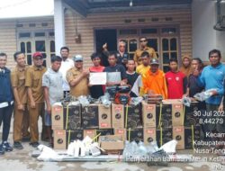 Bantu Nelayan, Dislutkan Sumbawa Serahkan 10 Unit Mesin Ketinting 