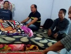 Relawannya Jatuh Sakit, Rafiq Datang Menjenguk 