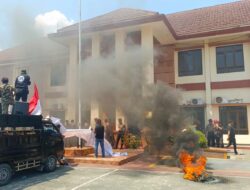 Duga Majelis Hakim Terima Suap, PN Sumbawa Digerudug Massa FPPK